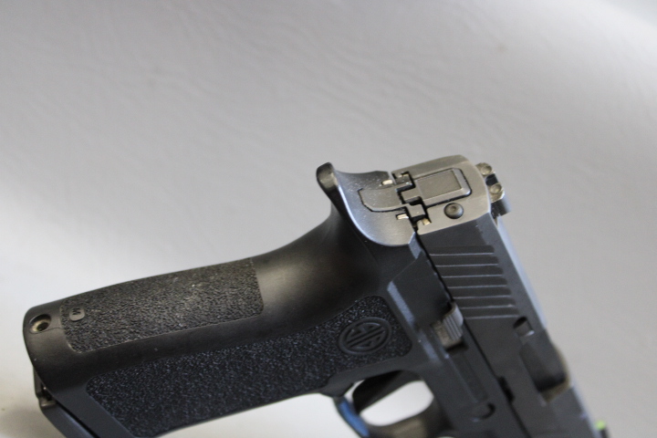 **POLICE TRADE** SIG SAUER P320 .357 SIG W/3 MAGS & CASE