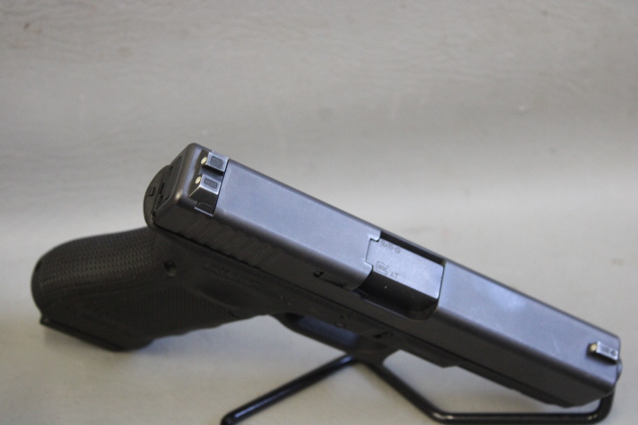 **POLICE TRADE** GLOCK 17 GEN4 9MM W/ ONE MAG