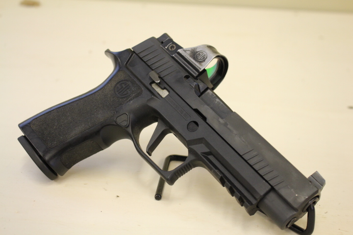 SIG SAUER P320 9MM PRO W/ SIG OPTIC ONE MAG