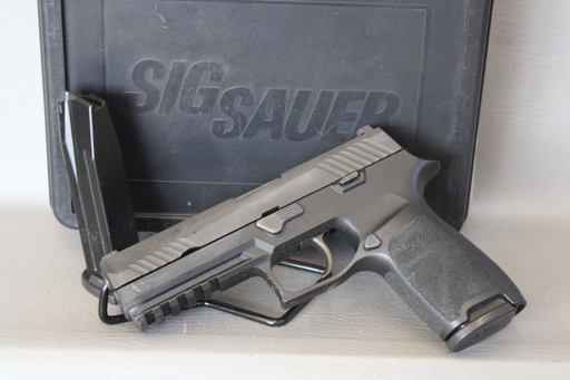 [UKO26-30412] **POLICE TRADE** SIG SAUER P320 9MM FULL SIZE 2 MAG/CASE